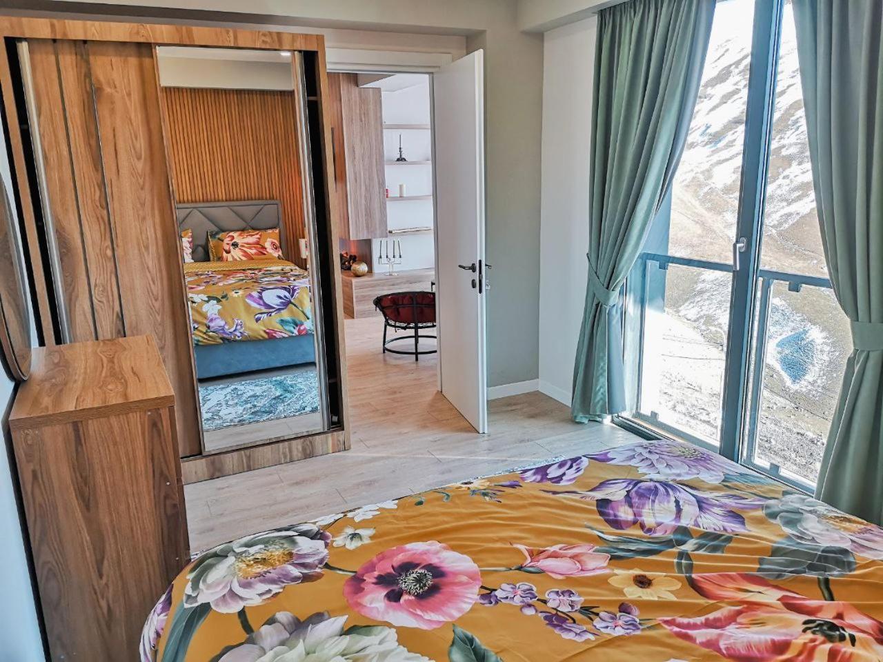 Gudauri Travel Chalets In New Gudauri Rum bild